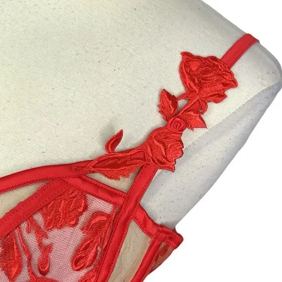 For Love & Lemons Romantic Roses Bra - Size Large (38A, 36B/C, 34DD, 38D) - Picture 7 of 13